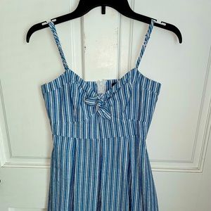 Petite Dress. Size Small. Wore once for last Easter. Very comfy & cute !